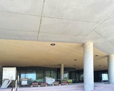 Hospital Uribe Kosta por Tabiques y Techos R.