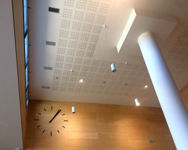 Hospital Uribe Kosta por Tabiques y Techos R.