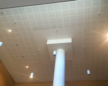 Hospital Uribe Kosta por Tabiques y Techos R.