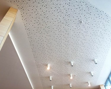 Hospital Uribe Kosta por Tabiques y Techos R.