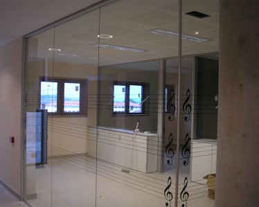 ESCUELA DE MUSICA SALVATIERRA por Tabiques y Techos