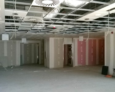 Hospital Uribe Kosta por Tabiques y Techos R.