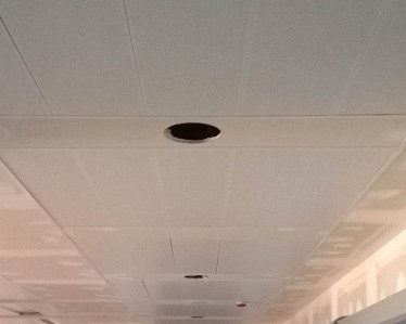 Hospital Uribe Kosta por Tabiques y Techos R.