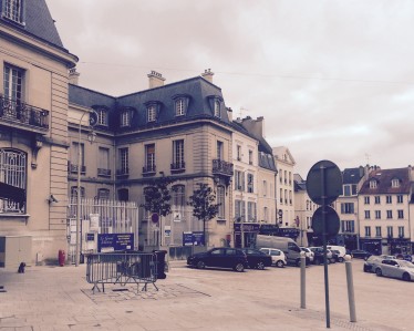 Rehabilitación 29 viviendas y oficinas en Pontoise, París,  por Tabiques y Techos R.