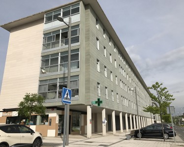 98 Viviendas en Mutilva, Pamplona por Tabiques y Techos R.