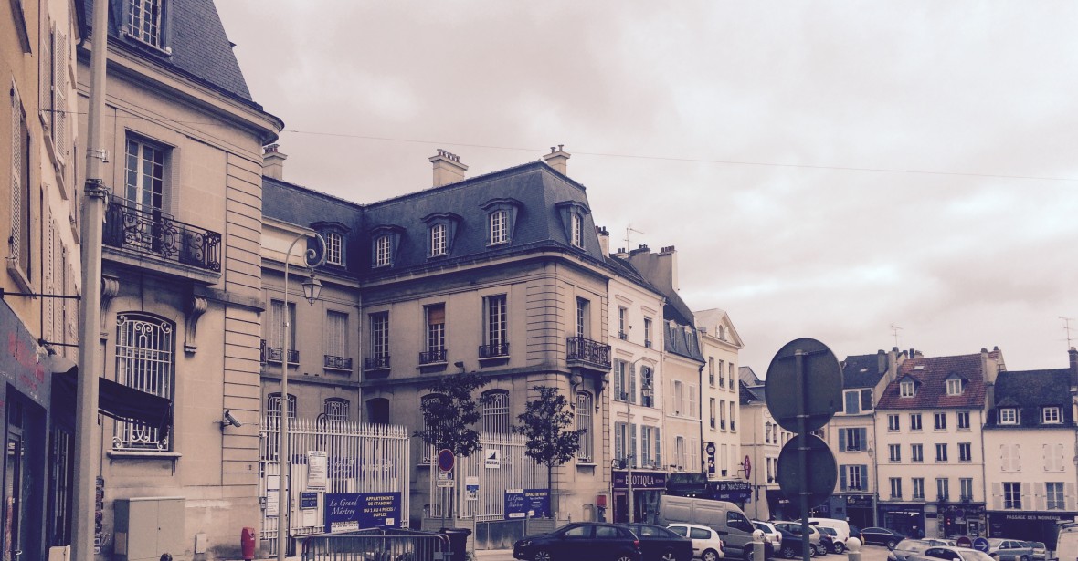 Rehabilitación 29 viviendas y oficinas en Pontoise, París,  por Tabiques y Techos R.