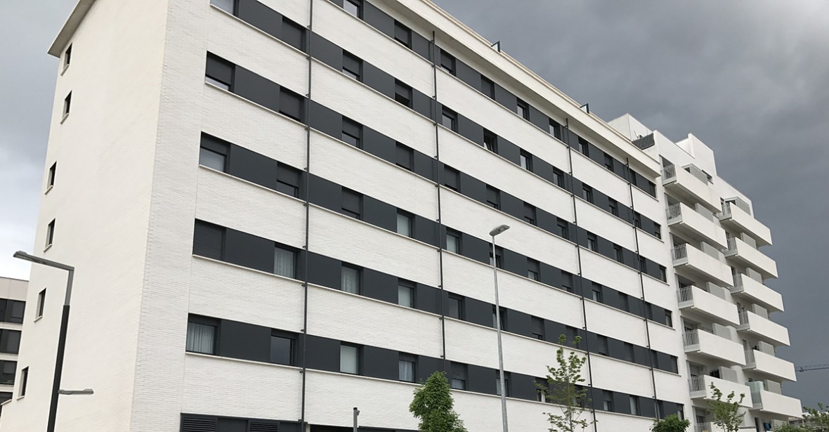 39 Viviendas en Arrosadía, Pamplona por Tabiques y Techos R.