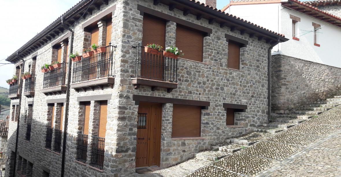 APARTAMENTOS TURÍSTICOS EL MAGUILLO